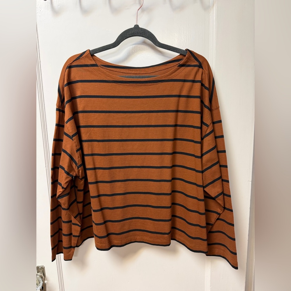 NWT Old Navy Women’s Striped Long-Sleeve Top in Rust and Black